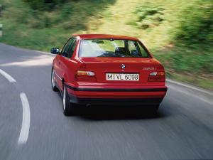 BMW 323i Coupe 1995 года